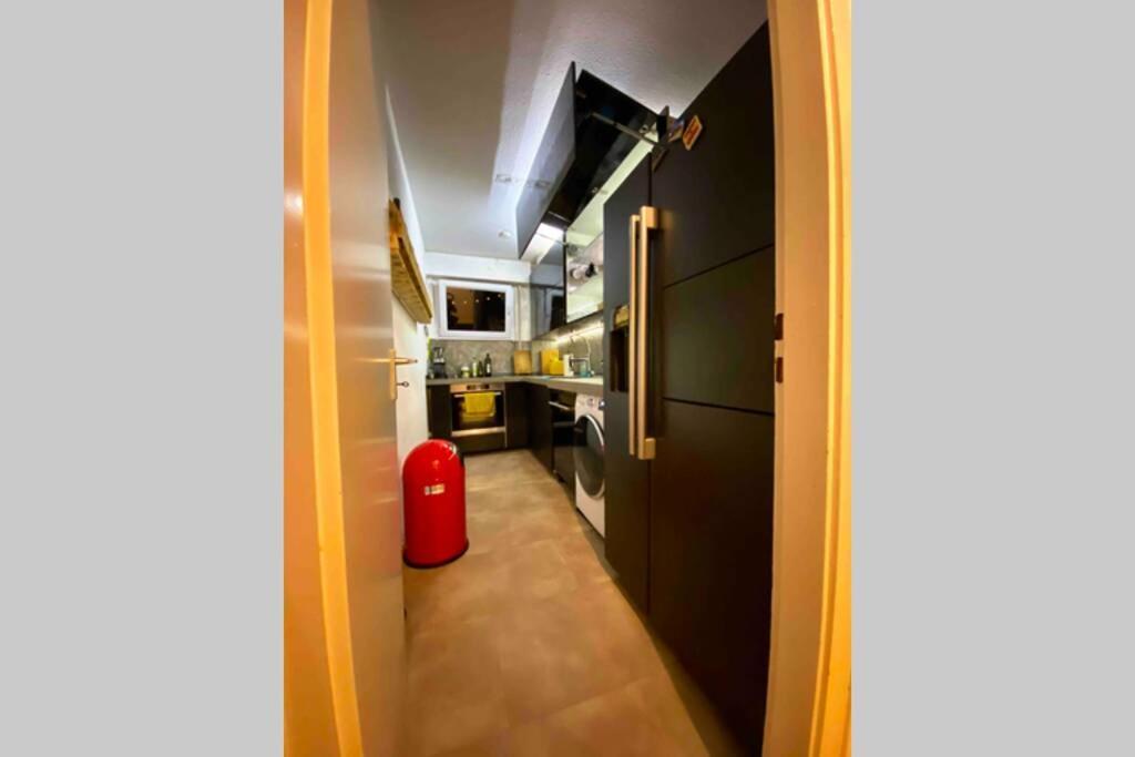 2 Zimmer Apartment Mit Blick Auf Den Koelner Dom Keulen