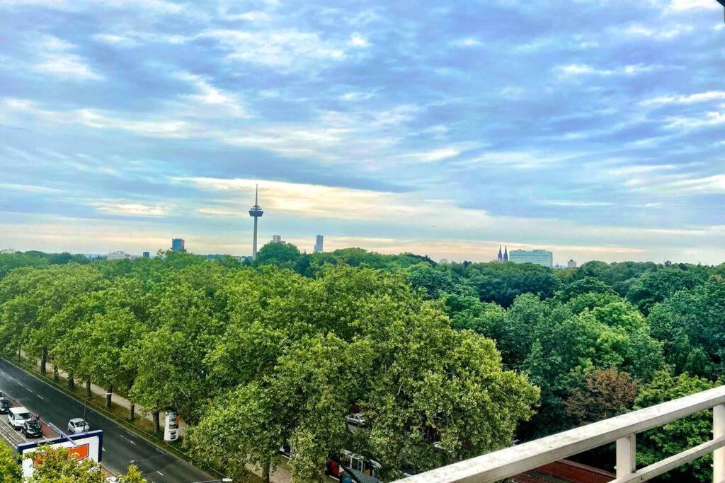 2 Zimmer Apartment Mit Blick Auf Den Koelner Dom Appartement Keulen