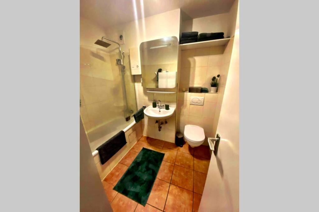 2 Zimmer Apartment Mit Blick Auf Den Koelner Dom Keulen