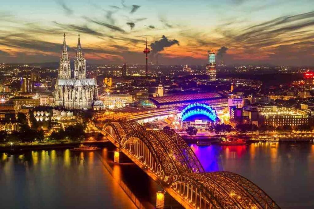 Appartement 2 Zimmer Apartment Mit Blick Auf Den Koelner Dom Keulen